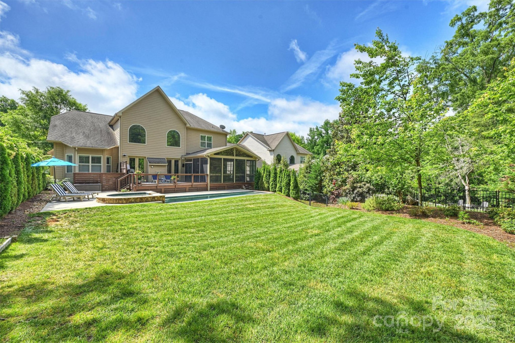 7428 Edenbridge Ln Charlotte, NC 28226