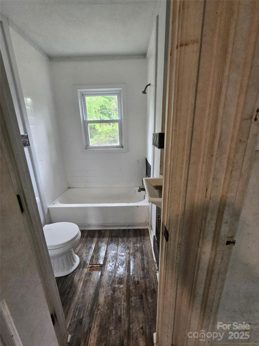 435 Sharpe St Statesville, NC 28677