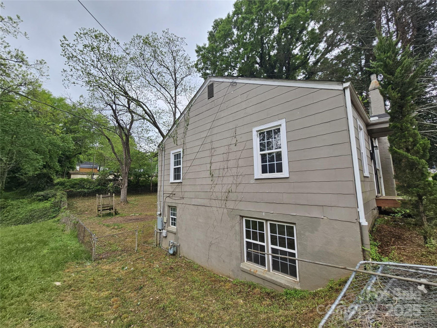 435 Sharpe St Statesville, NC 28677