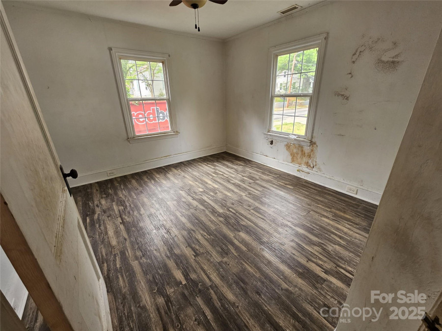 435 Sharpe St Statesville, NC 28677