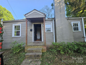 435 Sharpe St Statesville, NC 28677