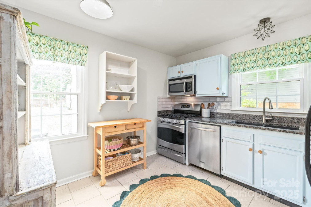 618 Heathermoor Ct Charlotte, NC 28209