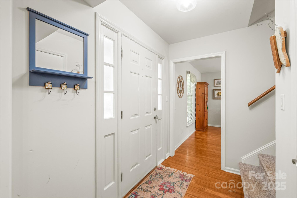 618 Heathermoor Ct Charlotte, NC 28209
