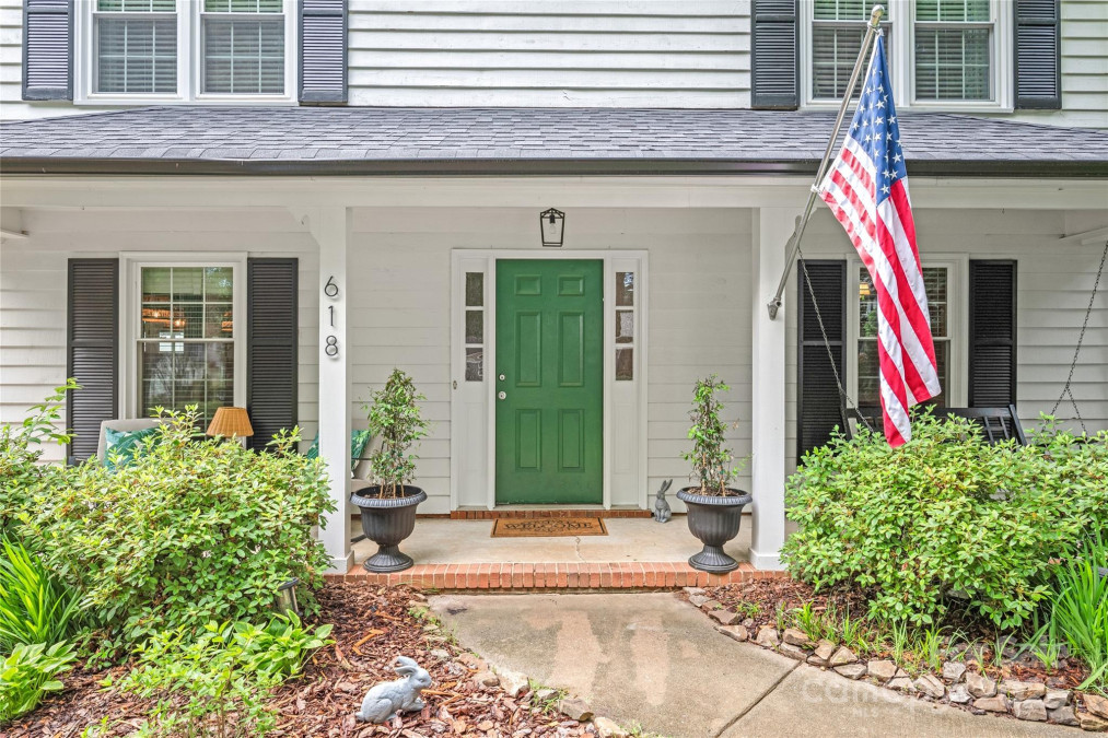 618 Heathermoor Ct Charlotte, NC 28209