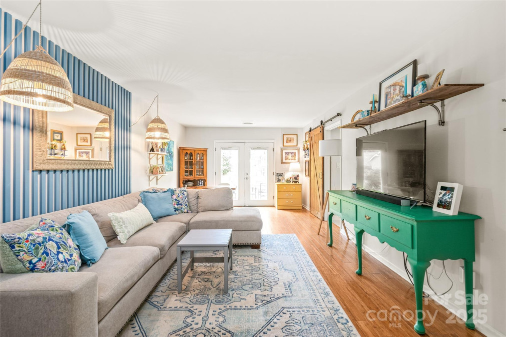 618 Heathermoor Ct Charlotte, NC 28209