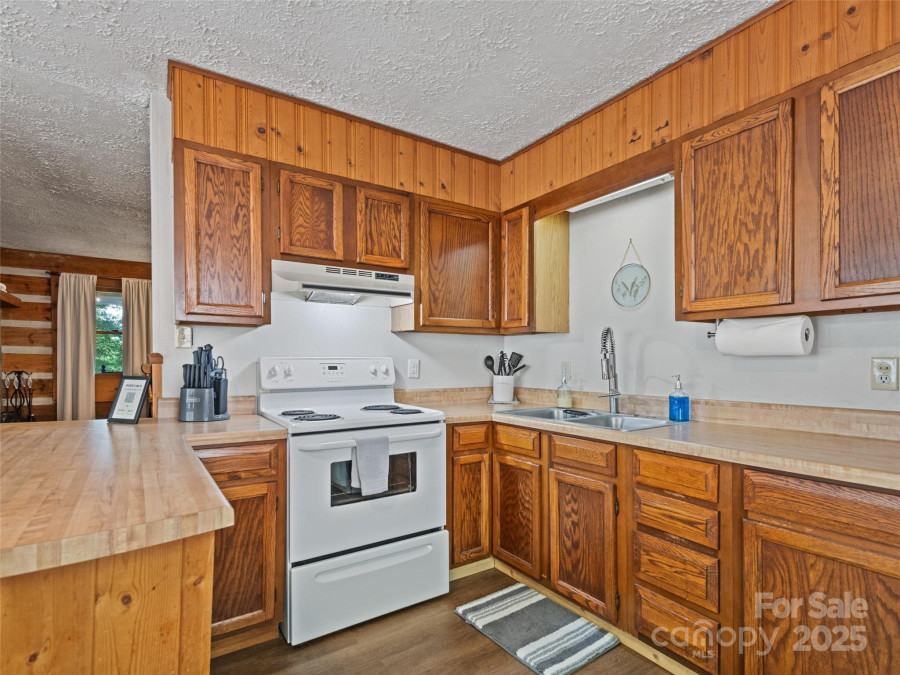 237 Biltmore Cir Bryson City, NC 28713