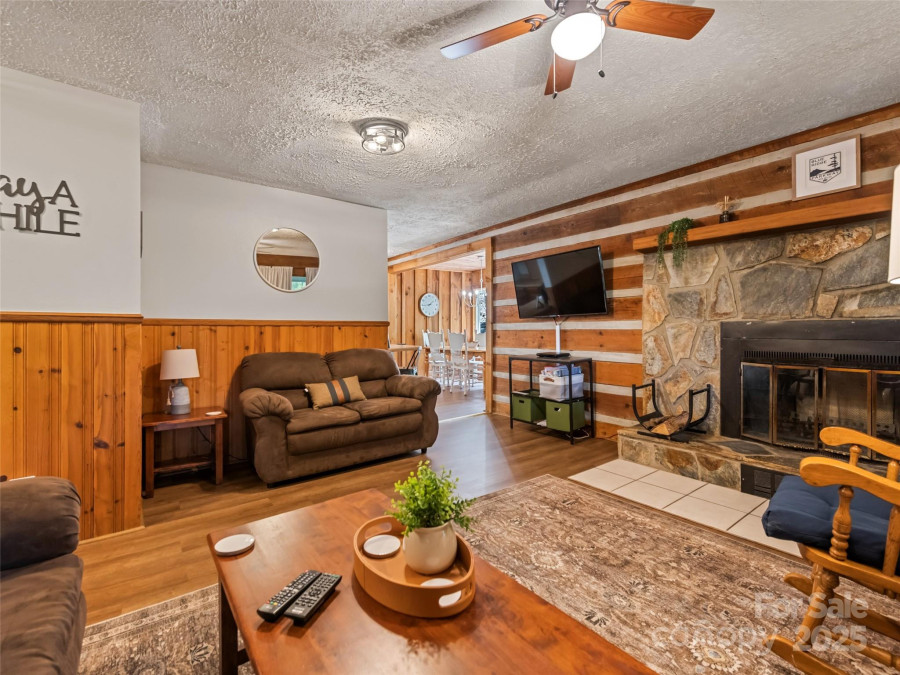 237 Biltmore Cir Bryson City, NC 28713