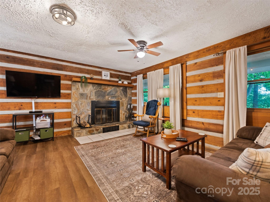237 Biltmore Cir Bryson City, NC 28713