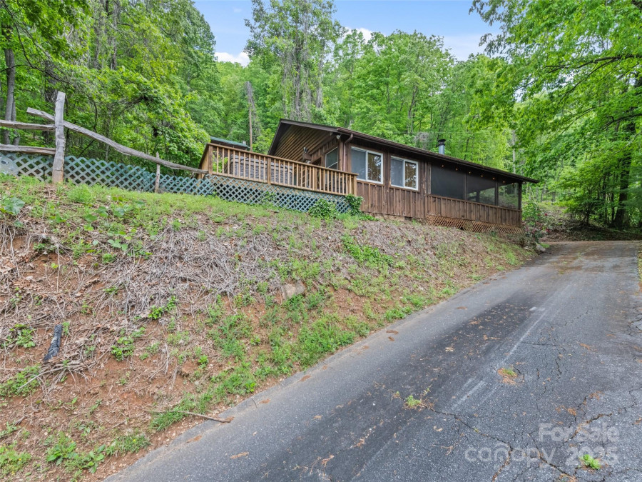 237 Biltmore Cir Bryson City, NC 28713