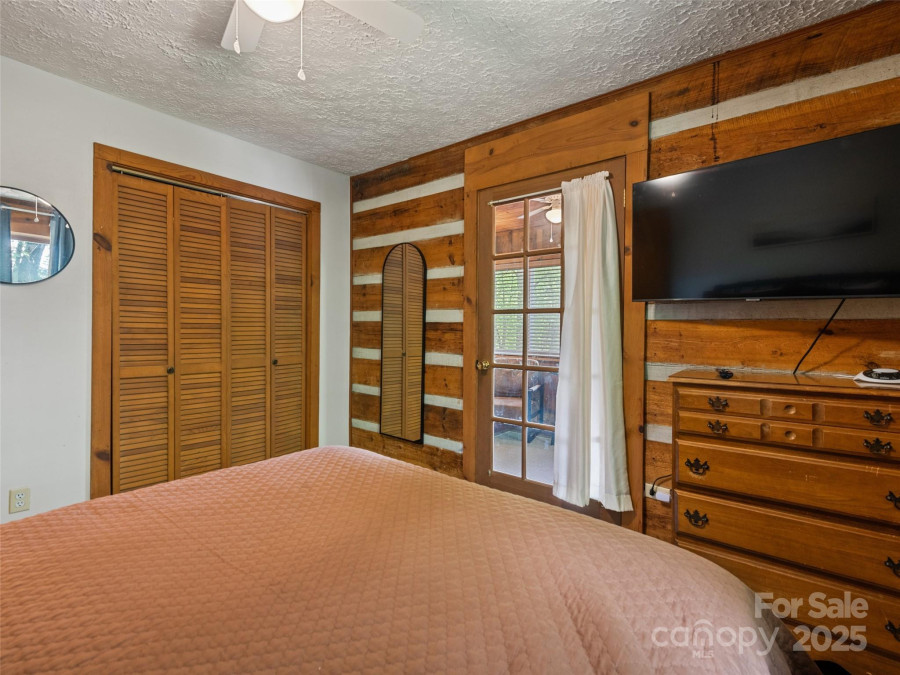 237 Biltmore Cir Bryson City, NC 28713