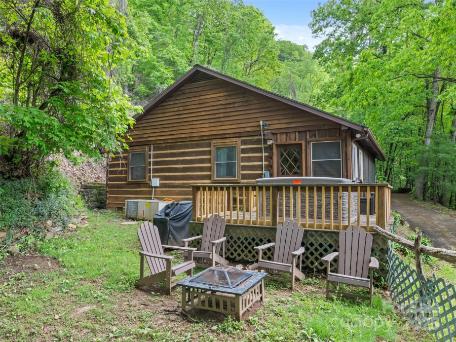 237 Biltmore Cir Bryson City, NC 28713