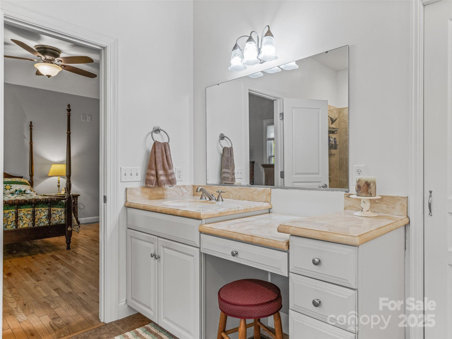 138 Bridlewood Trl Mills River, NC 28759