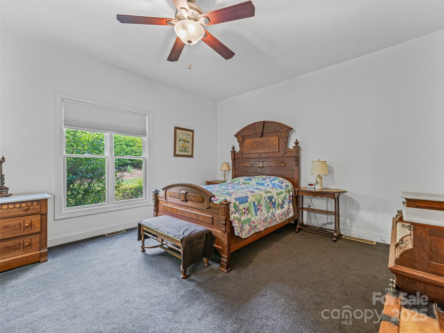 138 Bridlewood Trl Mills River, NC 28759