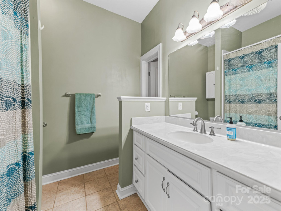 138 Bridlewood Trl Mills River, NC 28759