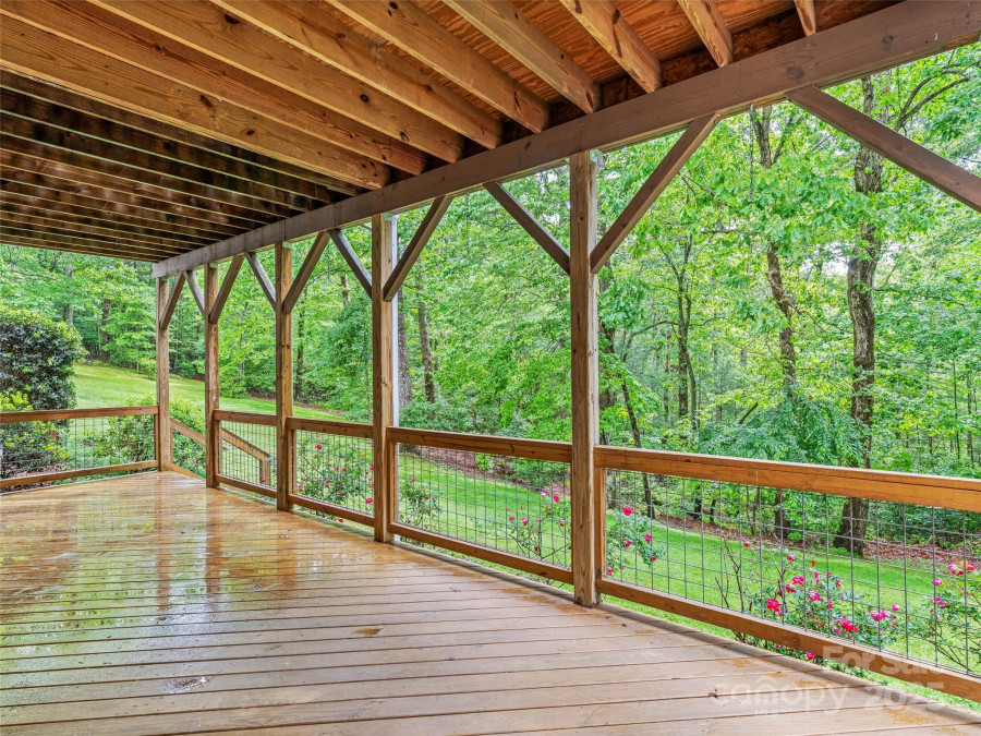 138 Bridlewood Trl Mills River, NC 28759