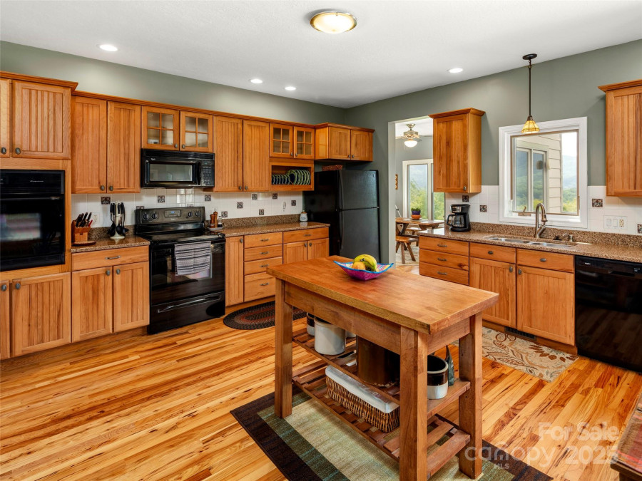 29 Egret Ct Waynesville, NC 28786