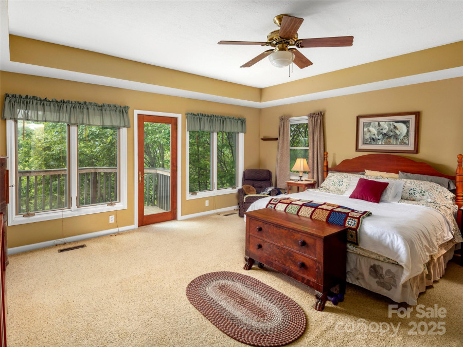 29 Egret Ct Waynesville, NC 28786