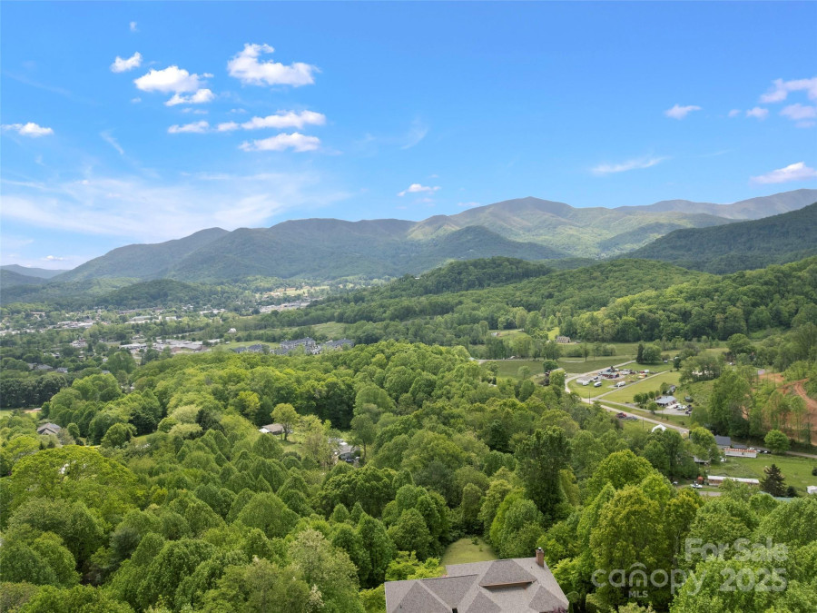 29 Egret Ct Waynesville, NC 28786