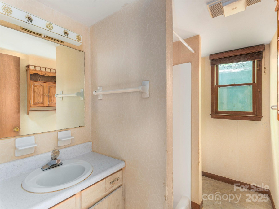 318 Sandsridge Way Waynesville, NC 28785