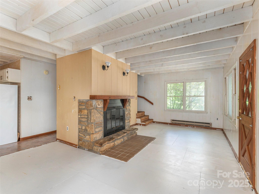 318 Sandsridge Way Waynesville, NC 28785