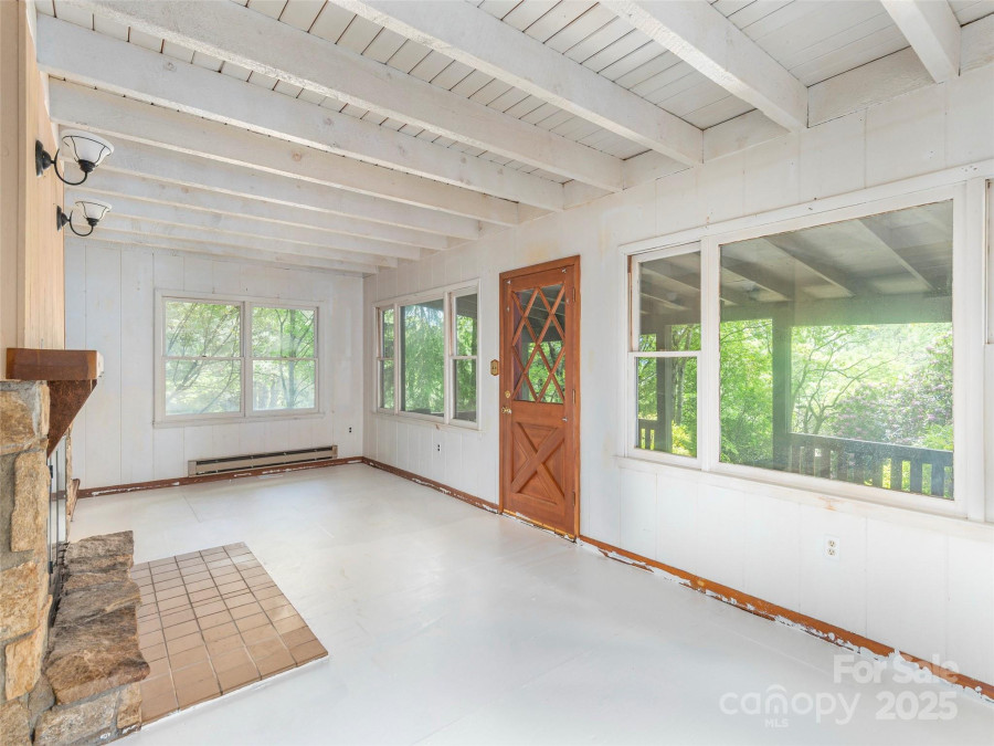 318 Sandsridge Way Waynesville, NC 28785