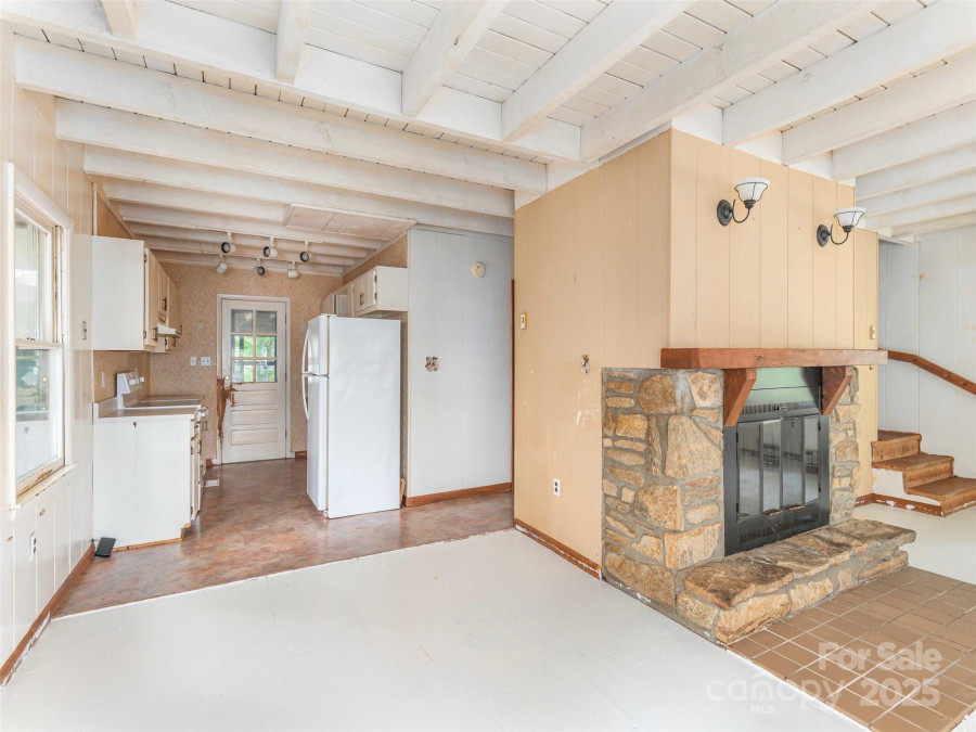 318 Sandsridge Way Waynesville, NC 28785
