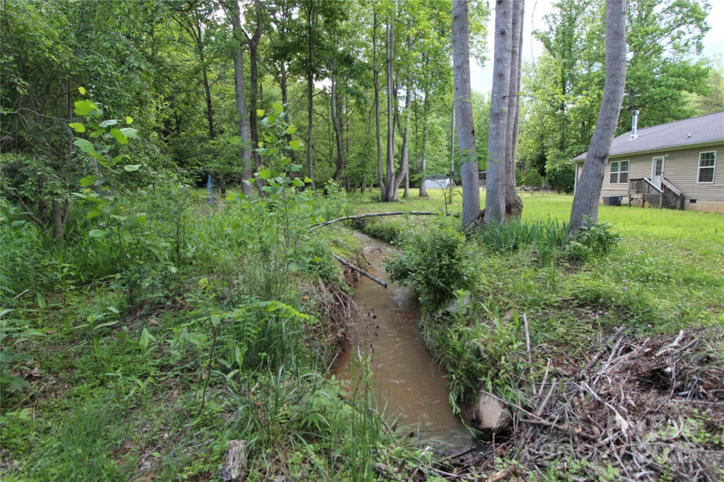 2310 Alfred Hartley Rd Lenoir, NC 28645