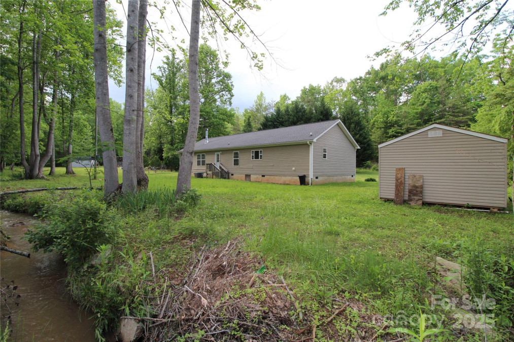 2310 Alfred Hartley Rd Lenoir, NC 28645
