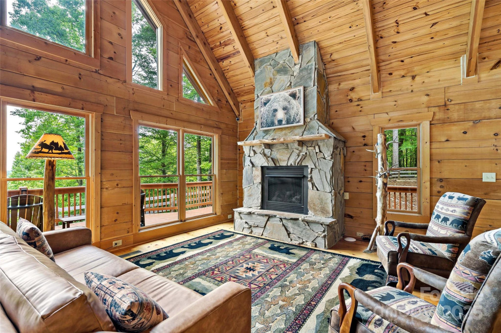 77 Pepperwood Dr Marion, NC 28752