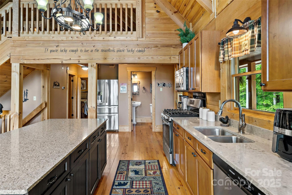 77 Pepperwood Dr Marion, NC 28752