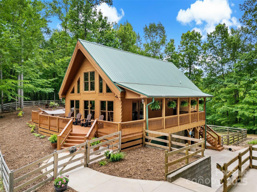 77 Pepperwood Dr Marion, NC 28752