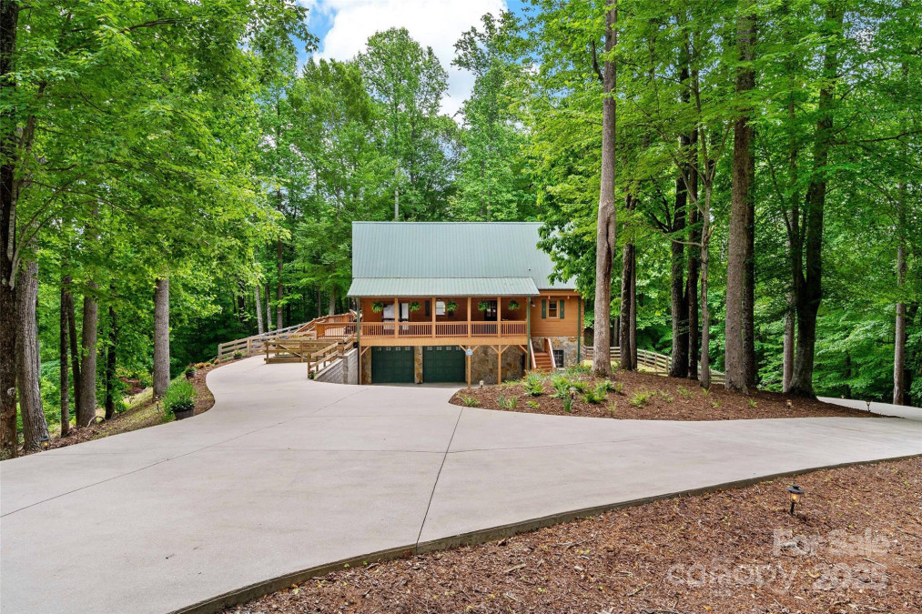 77 Pepperwood Dr Marion, NC 28752
