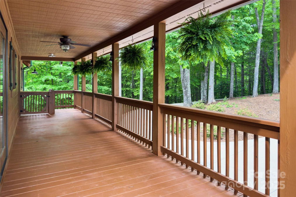 77 Pepperwood Dr Marion, NC 28752