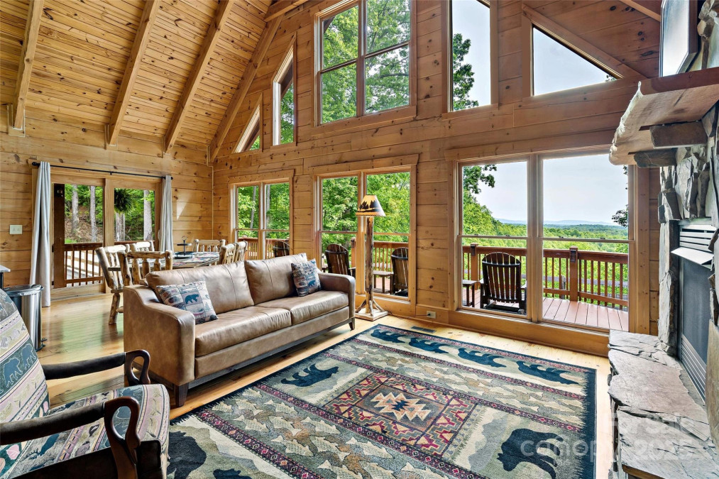 77 Pepperwood Dr Marion, NC 28752