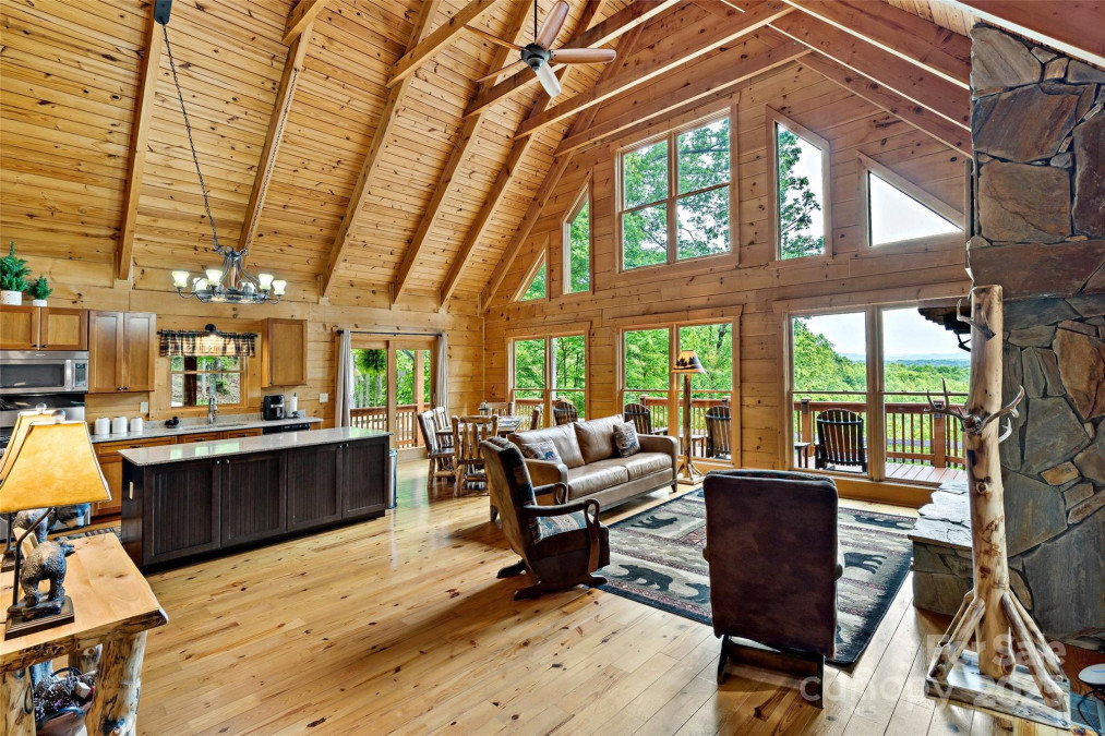 77 Pepperwood Dr Marion, NC 28752