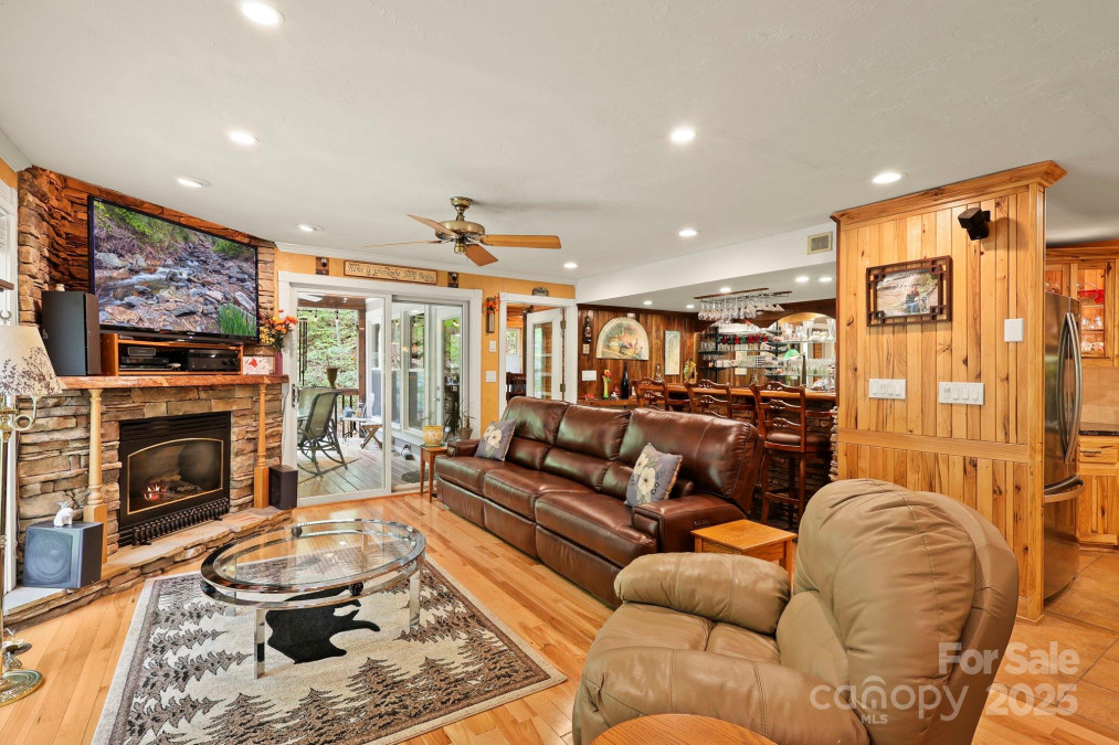 751 Millers Pond Ln Boone, NC 28607