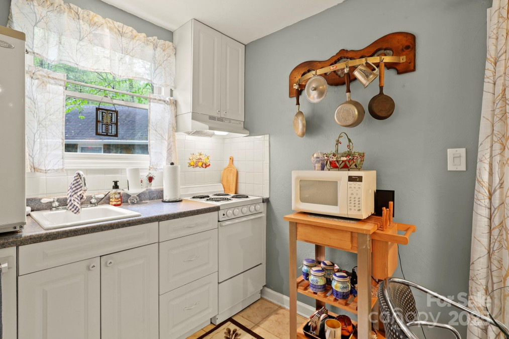 751 Millers Pond Ln Boone, NC 28607