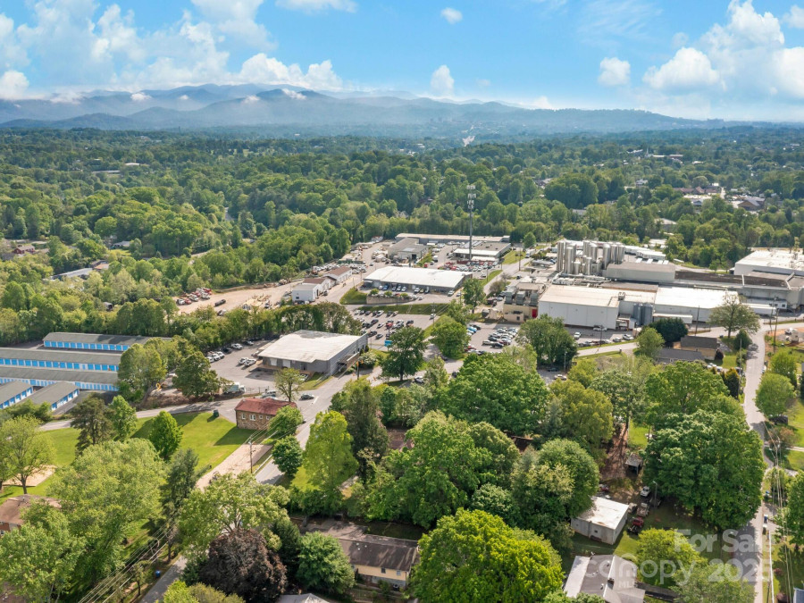 290 Deaverview Rd Asheville, NC 28806