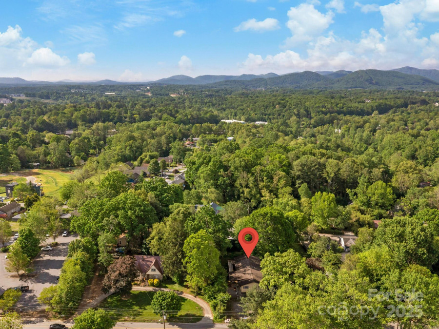 290 Deaverview Rd Asheville, NC 28806