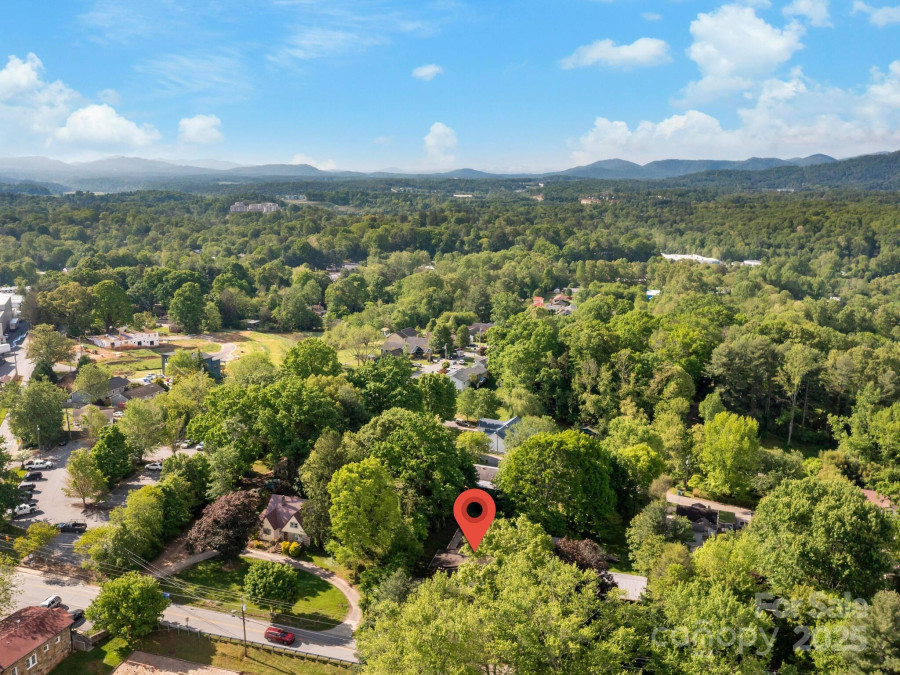 290 Deaverview Rd Asheville, NC 28806