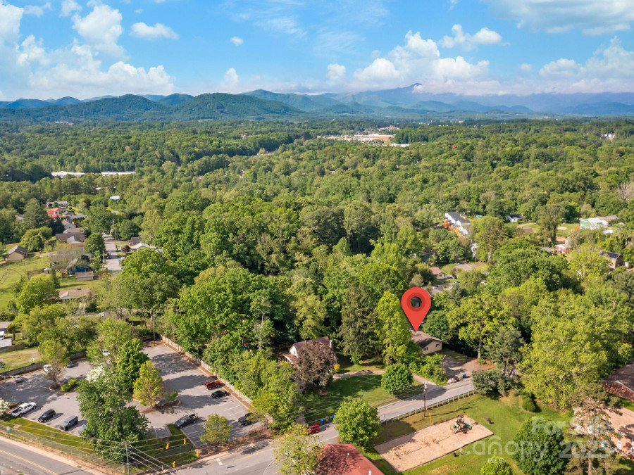290 Deaverview Rd Asheville, NC 28806