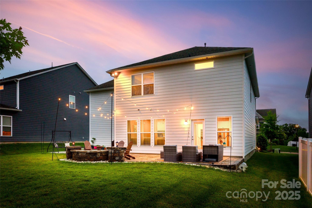 16008 Weeping Valley Dr Fort Mill, SC 29715
