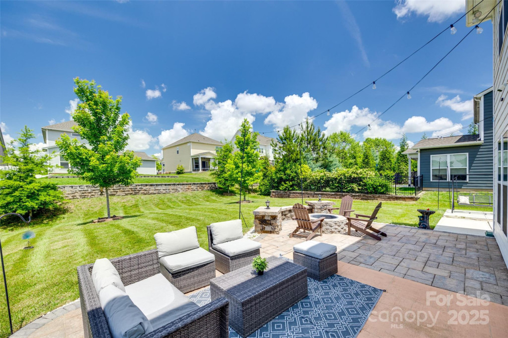 16008 Weeping Valley Dr Fort Mill, SC 29715