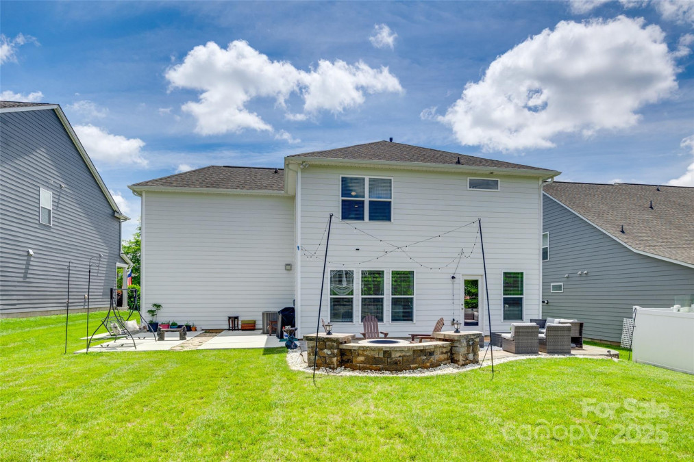 16008 Weeping Valley Dr Fort Mill, SC 29715