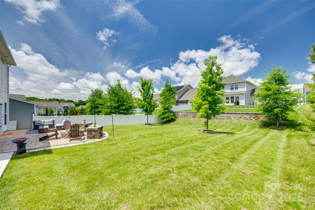 16008 Weeping Valley Dr Fort Mill, SC 29715
