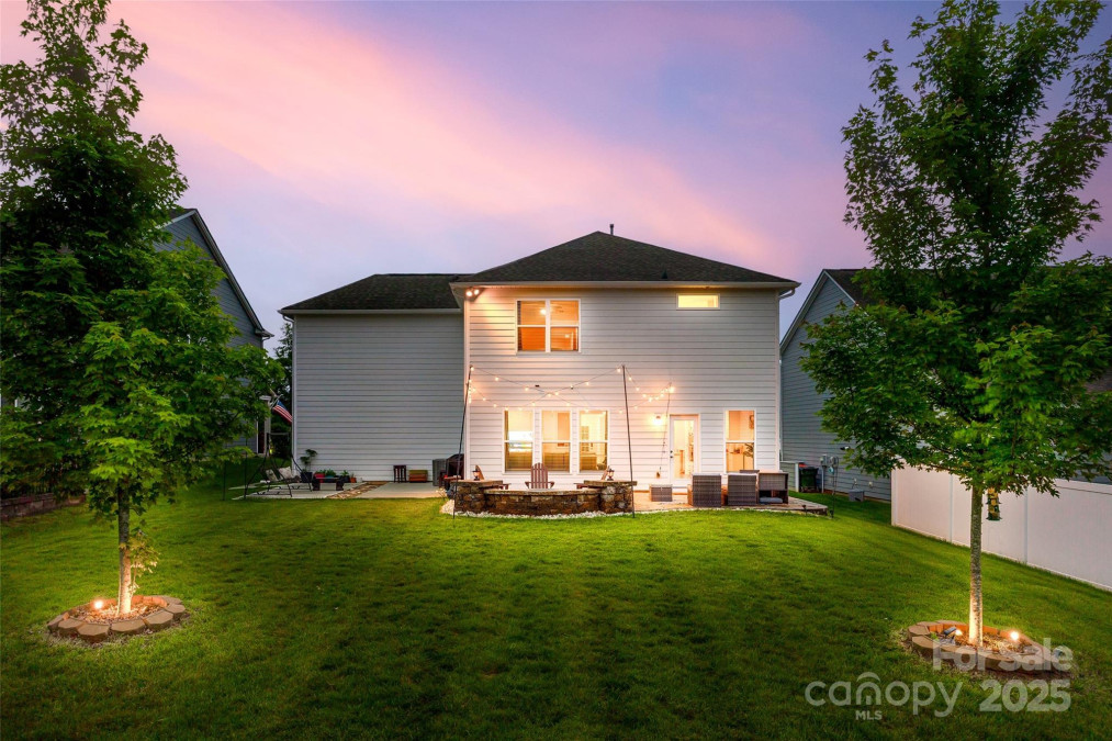 16008 Weeping Valley Dr Fort Mill, SC 29715