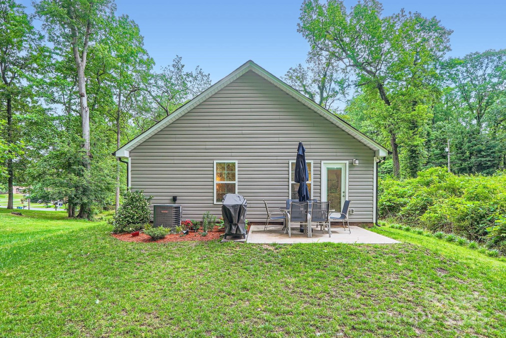 105 17th St Salisbury, NC 28144