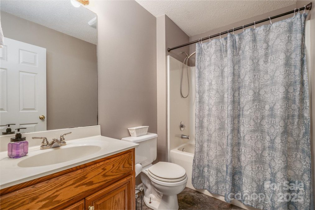 4470 Bandys Cross Rd Claremont, NC 28610
