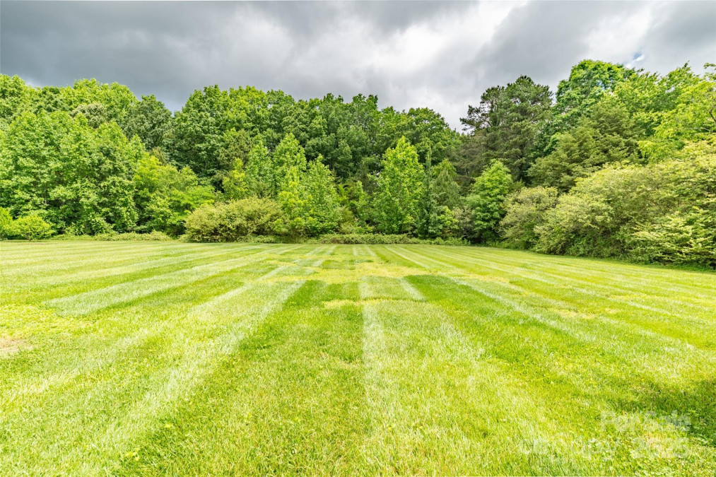 4470 Bandys Cross Rd Claremont, NC 28610