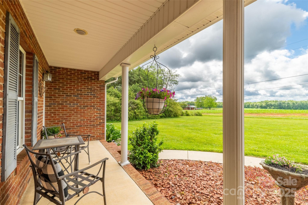 4470 Bandys Cross Rd Claremont, NC 28610